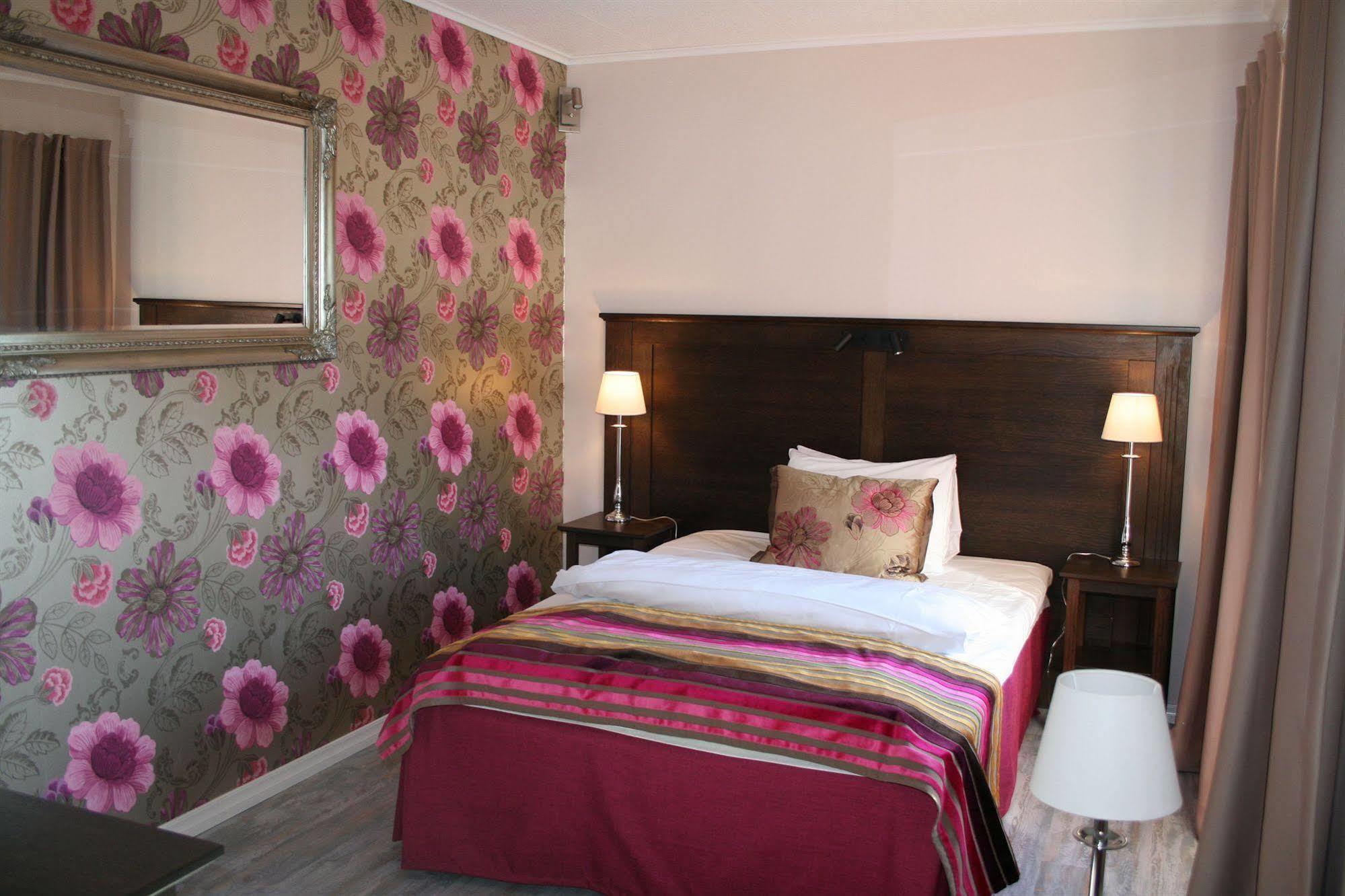 Home Hotel Park Halden Ngoại thất bức ảnh